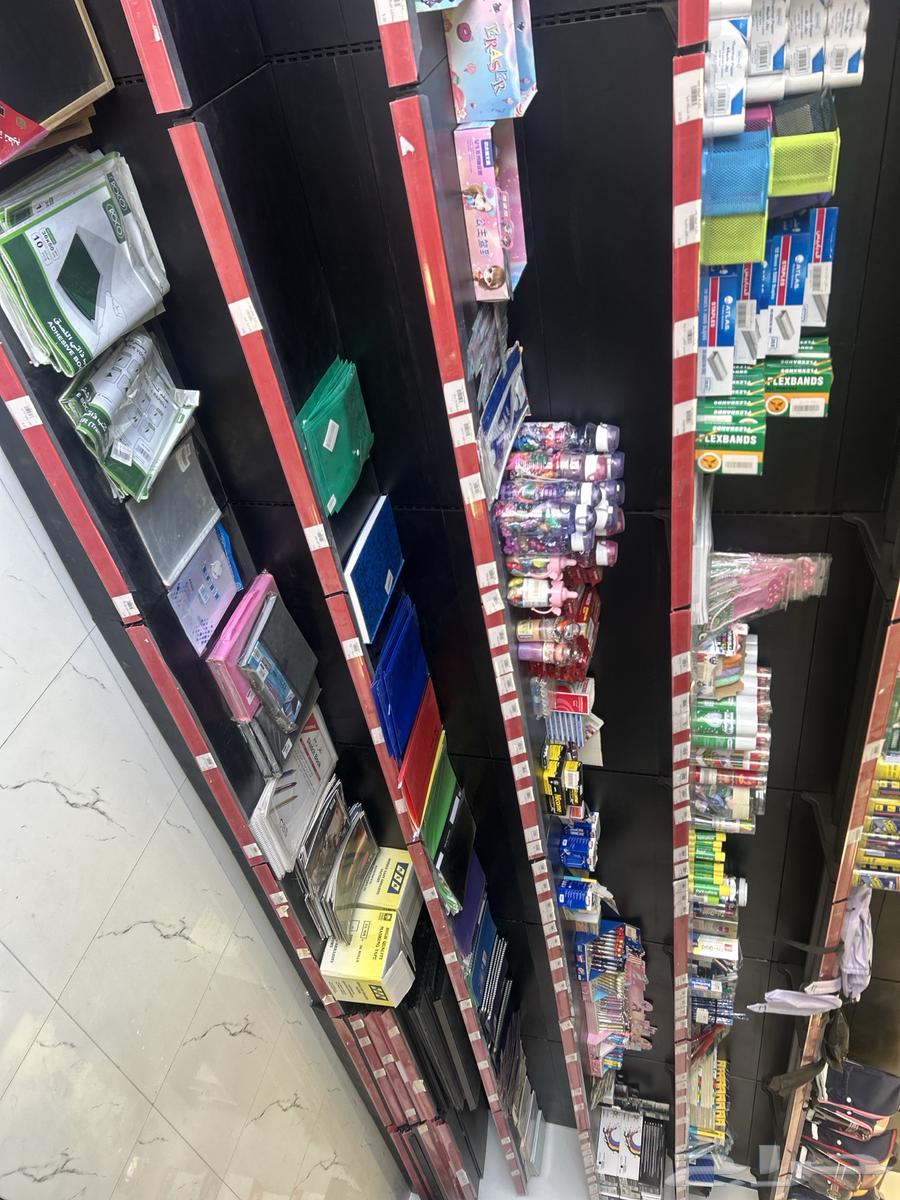 مكتبة و قرطاسية للبيع في الدمام63330777800961111
