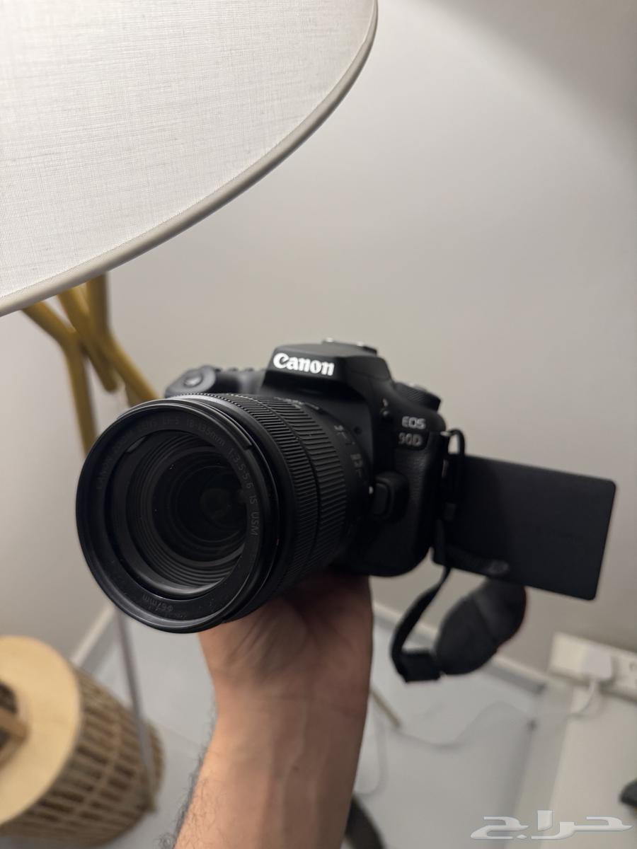 Canon 90D camera, almost new63333774013315112