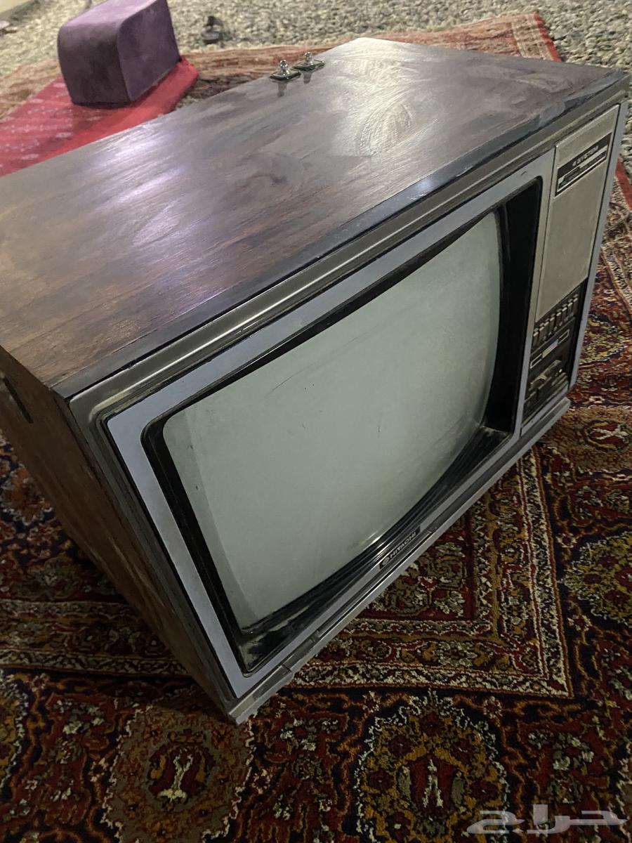 For lovers of heritage, an old Hitachi television633312757475871129