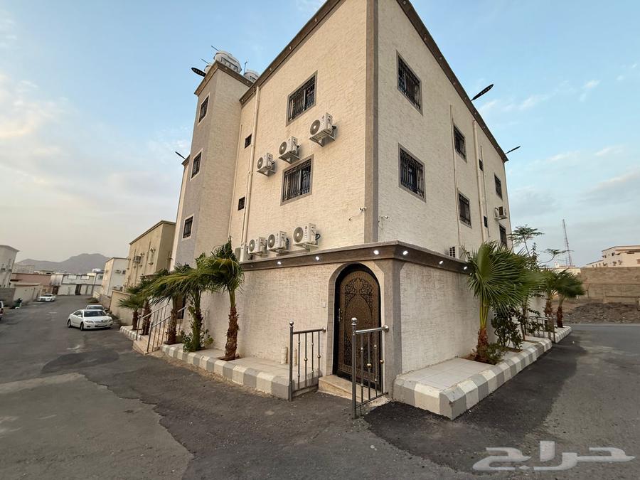 A 3-story building for sale in Al-Dhars, Mahayil Asir62919229833731111