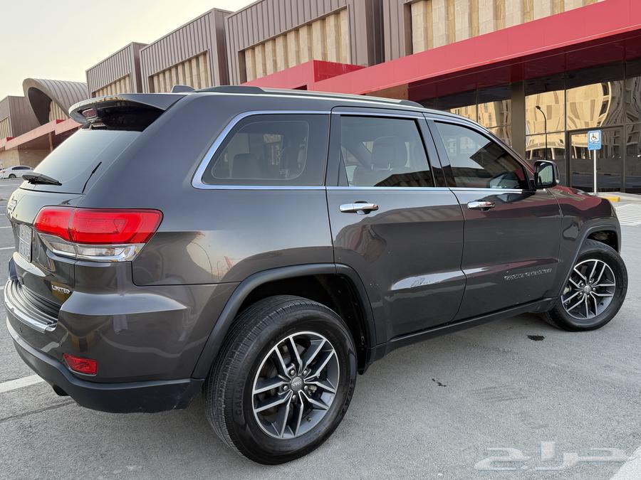 Jeep Cherokee63615697421314113