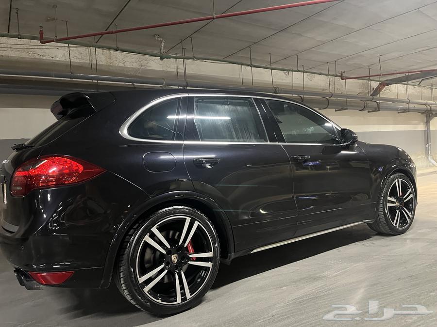 Clean Porsche Cayenne for user63615990750851111