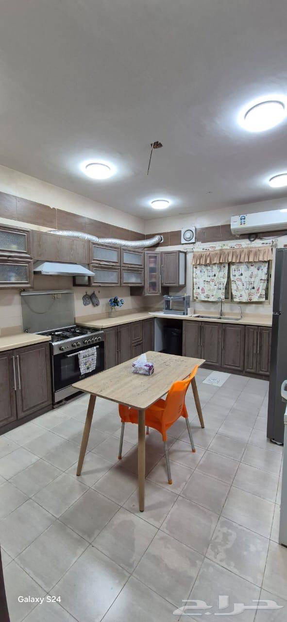 للبيع عمارة دور وثلاث شقق وملحق62918282023811111