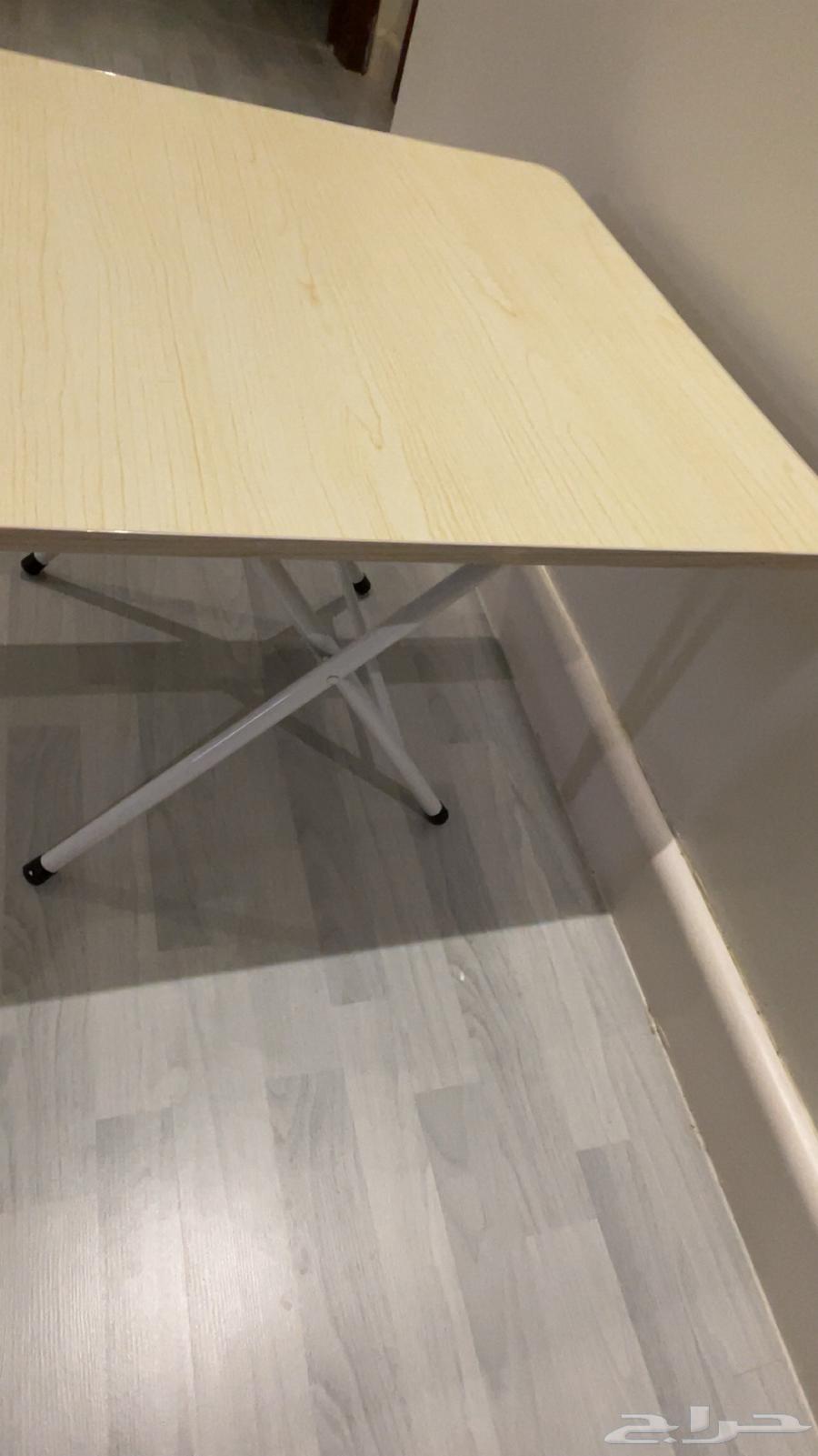 A medium-sized table63326765531523111