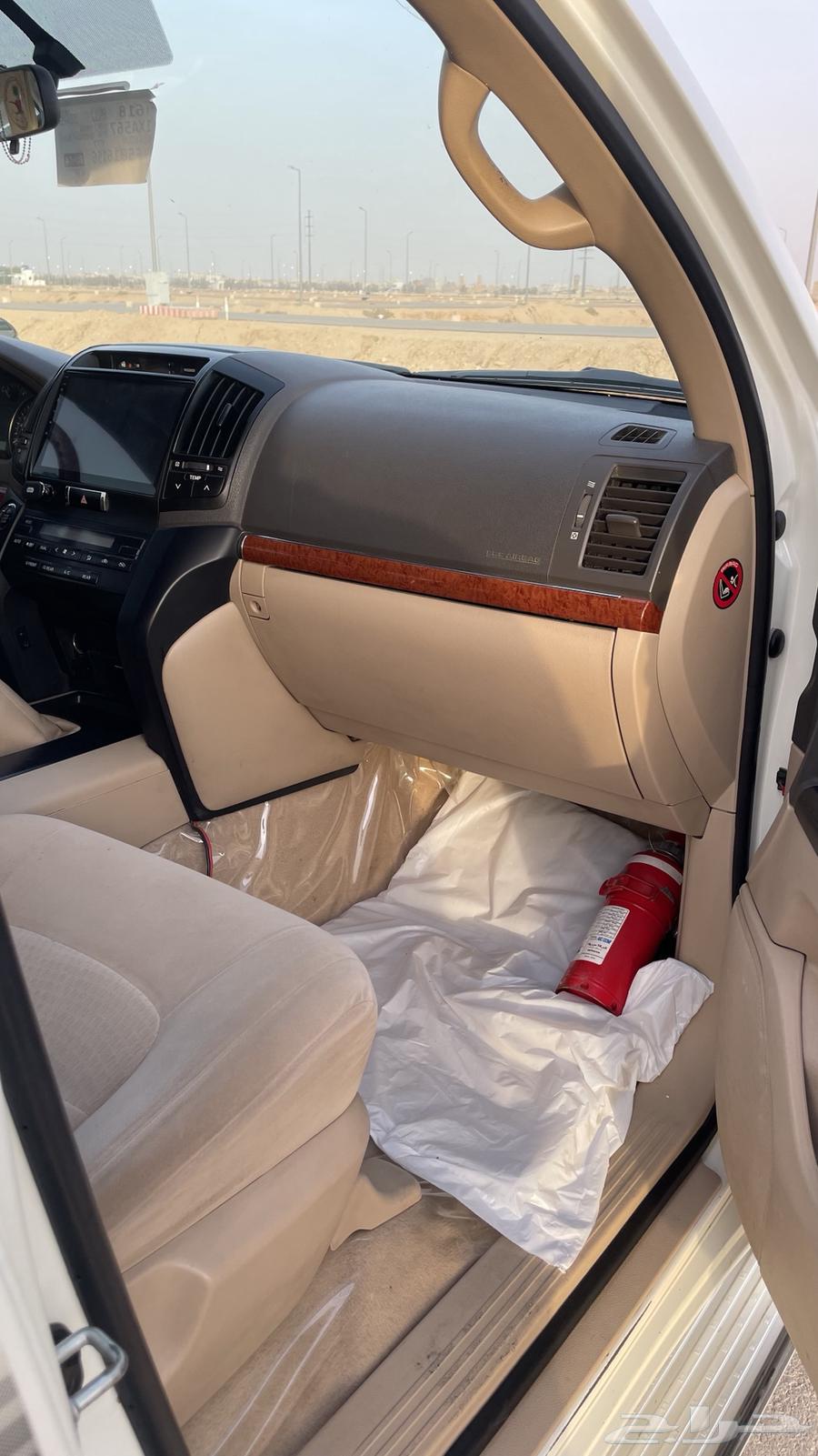 Toyota Land Cruiser threatened63005177284739112