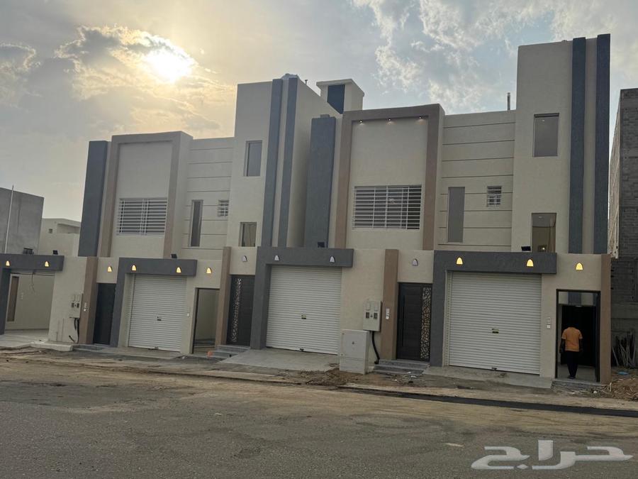 Eduar and Waraf for sale, Al-Mahallah neighborhood, plot 74463327504397955111