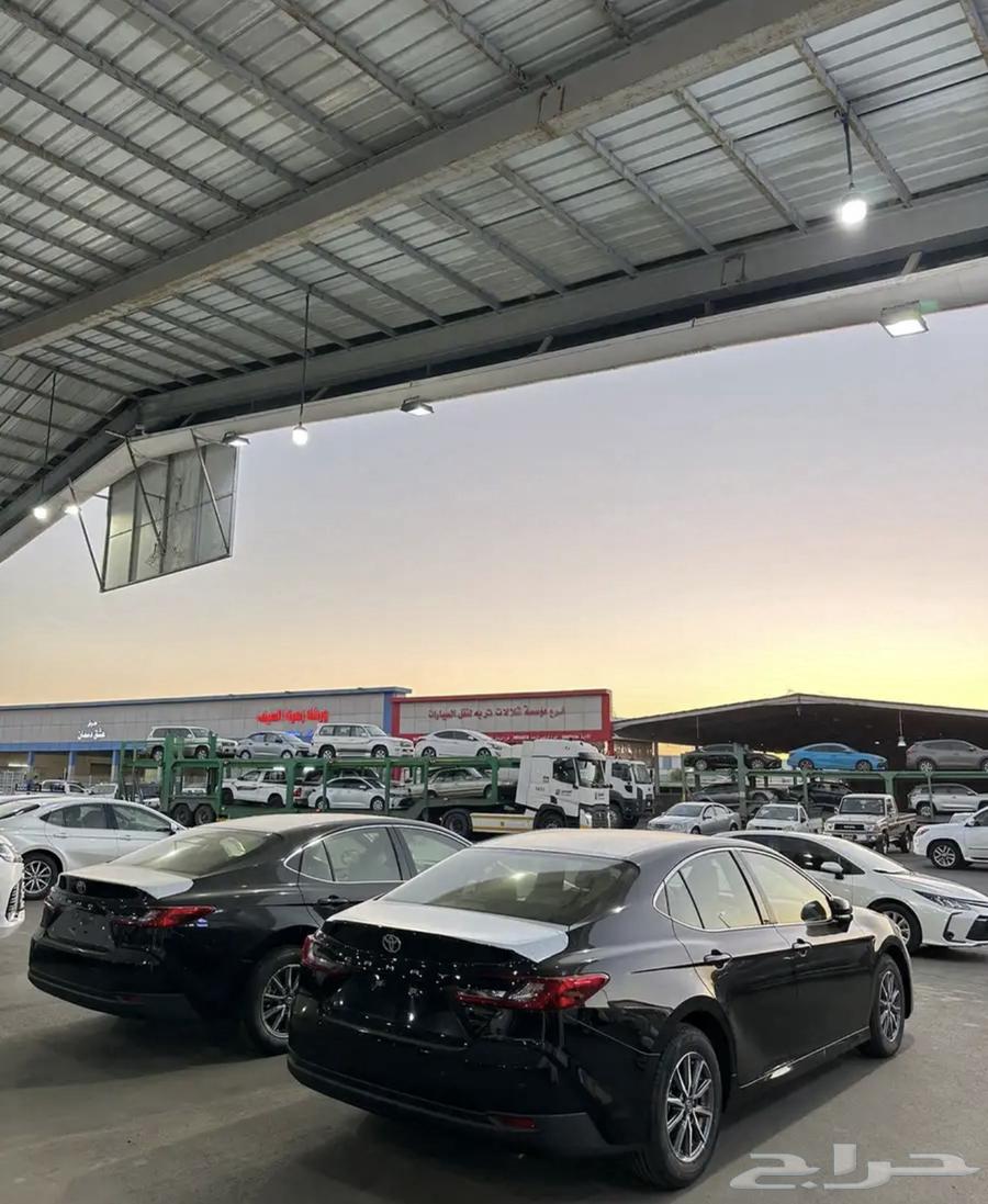 Toyota Camry E, color black, model 2025, zero kilometers, standard63005137960065113