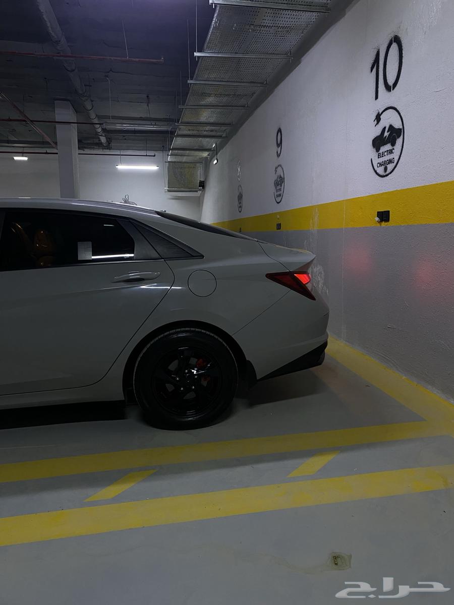 Hyundai Elantra 2023 with only 80,000 km63005348298114112