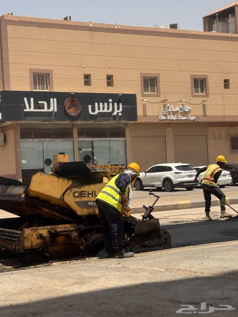 4 meters of asphalt for work. The asphalt.63005135501442113
