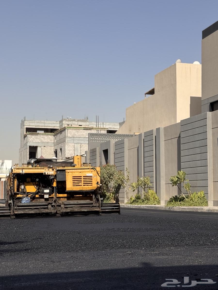 4 meters of asphalt for work. The asphalt.63005135501442111