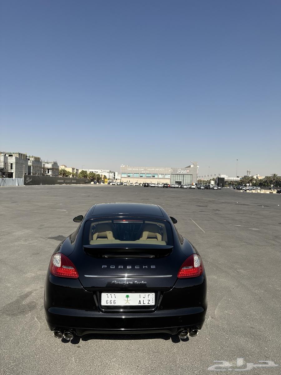 Panamera with special plate M L 66663616122962049112