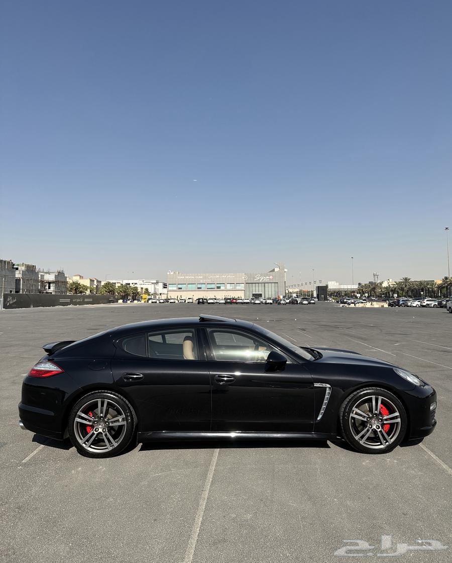Panamera with special plate M L 66663616122962049114
