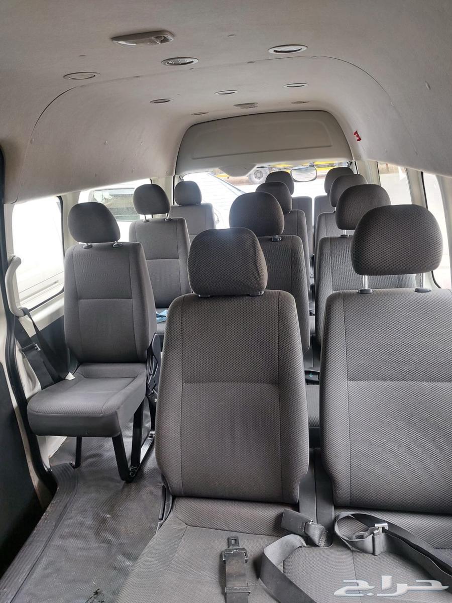 Luxury tour bus with cold central air conditioning63005655592577114