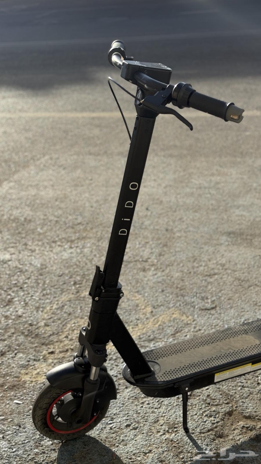 A scooter with a large battery and a powerful motor633799146837791114