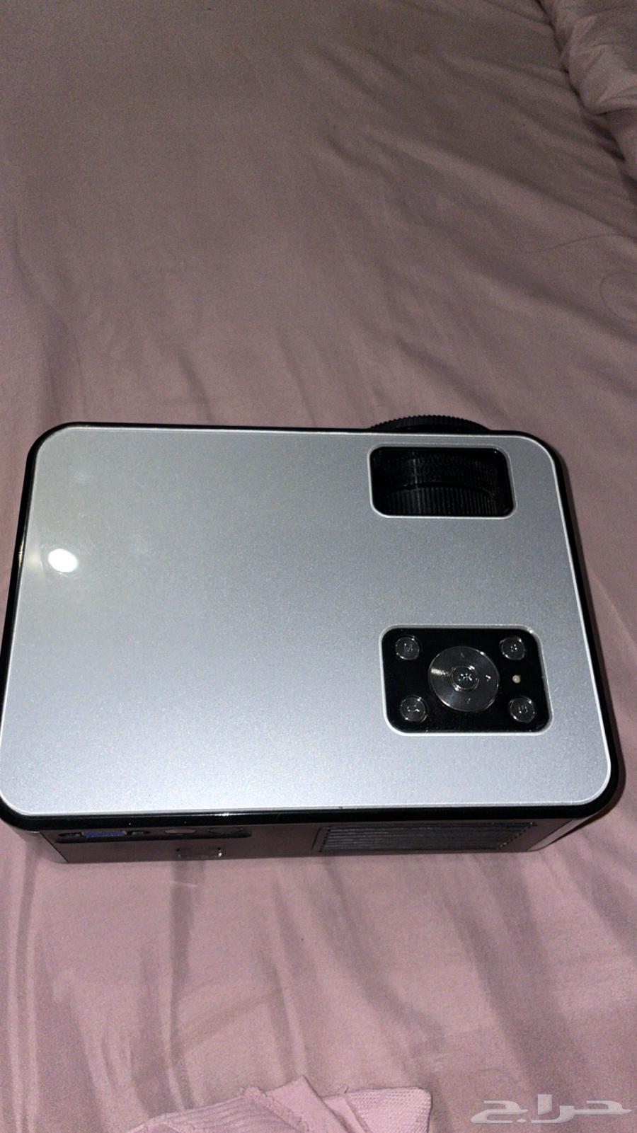 For sale, a nearly new projector with very little use63396596600833112