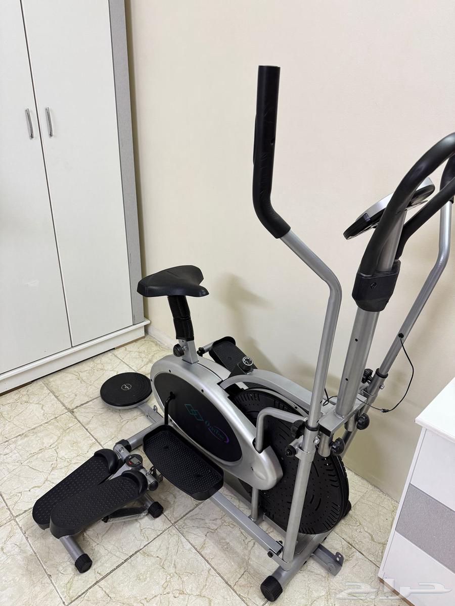 A fitness device that measures heart rate and speed, used in clean condition.63394646139266112