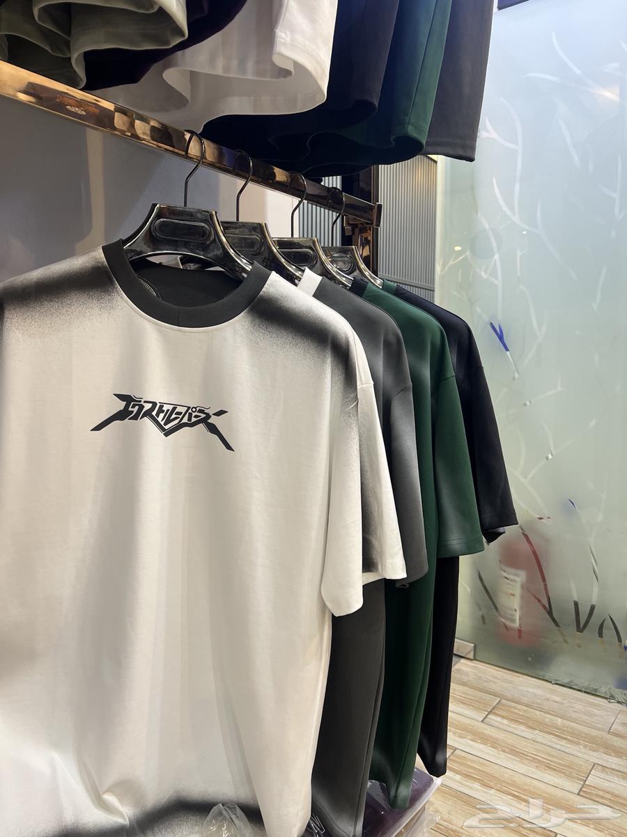 Oversized t-shirts with unique designs, wholesale and retail.633997576377611115