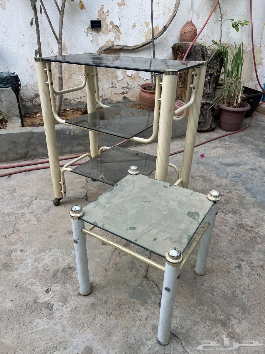 Old TV table63394628299009111