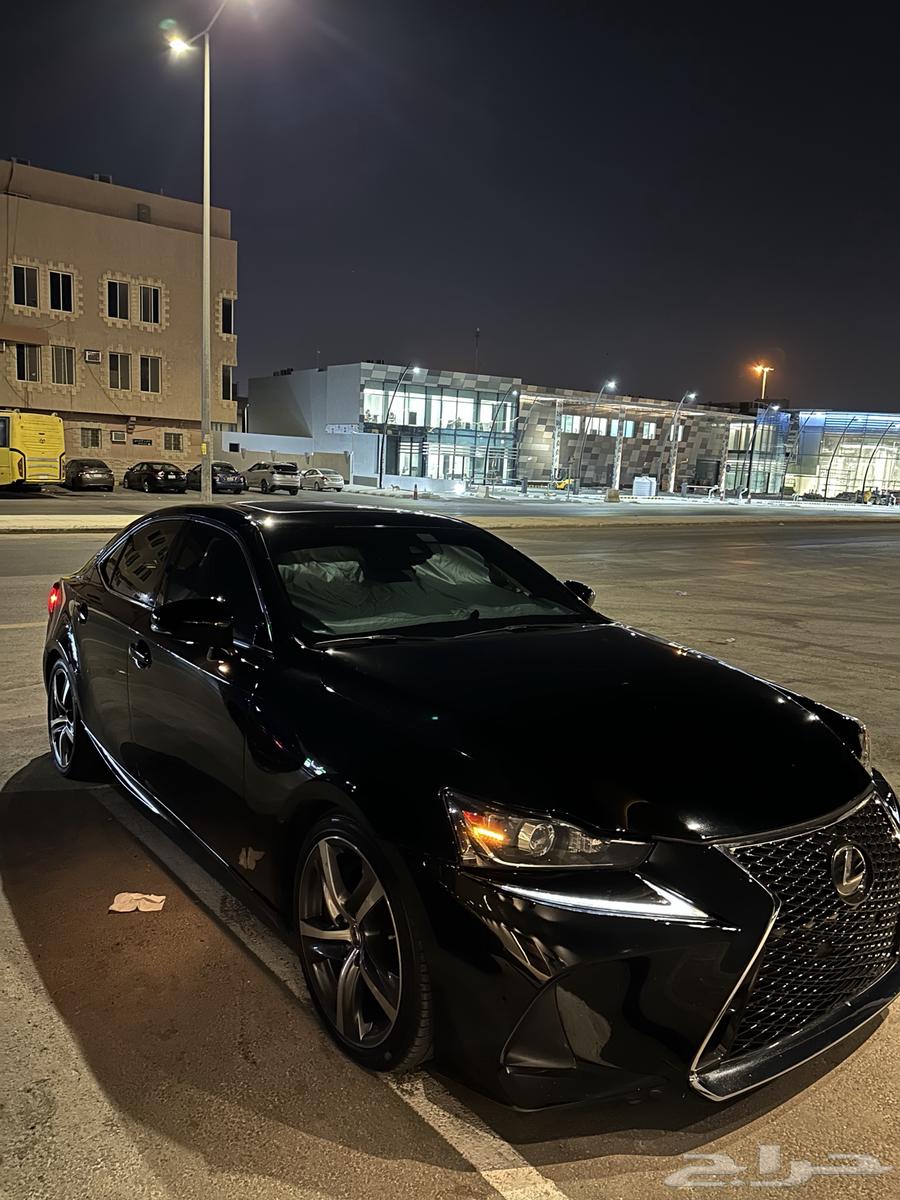 Lexus IS 200T with Dubai plates for sale - the car is currently in Riyadh63403553023233114
