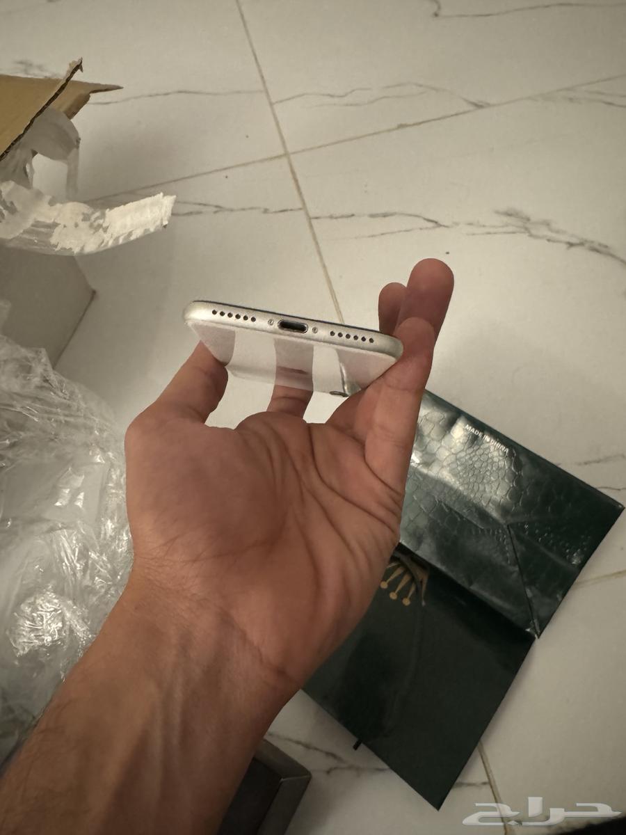 ايفون SE 128 قيقا63396602158082113
