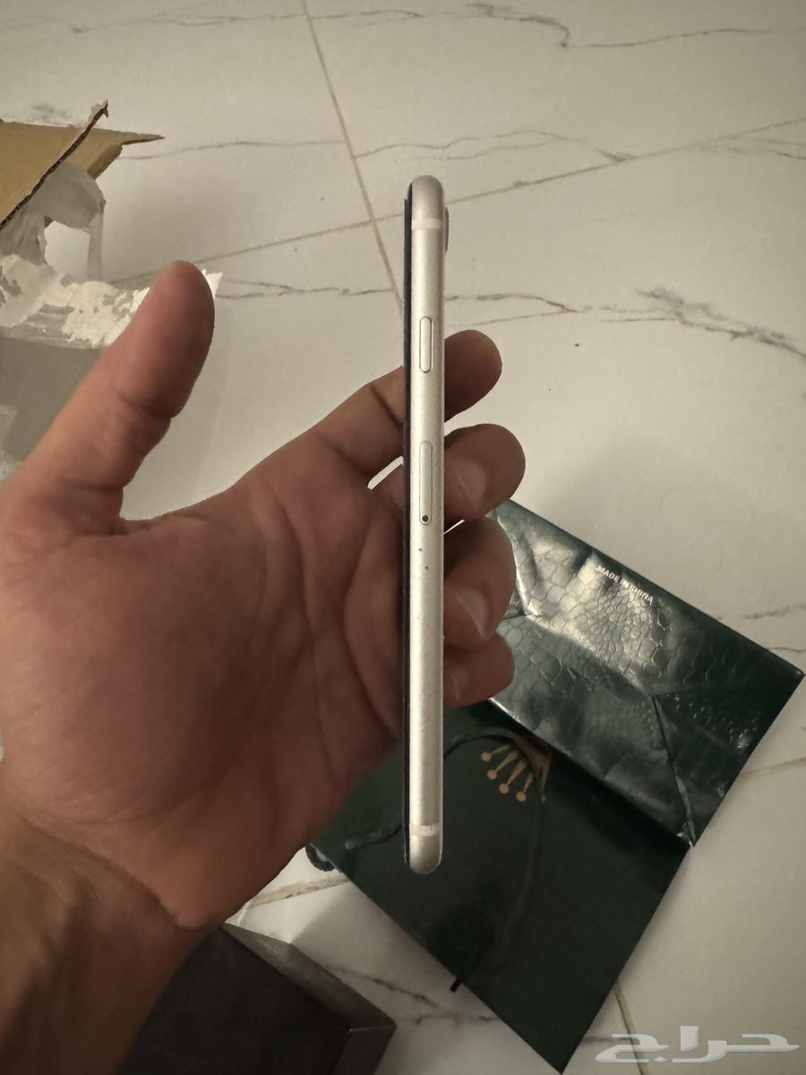 ايفون SE 128 قيقا63396602158082112