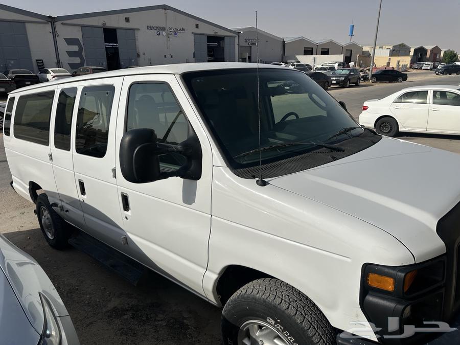 The Ford E350 van has a small mileage tank.63402048964482114