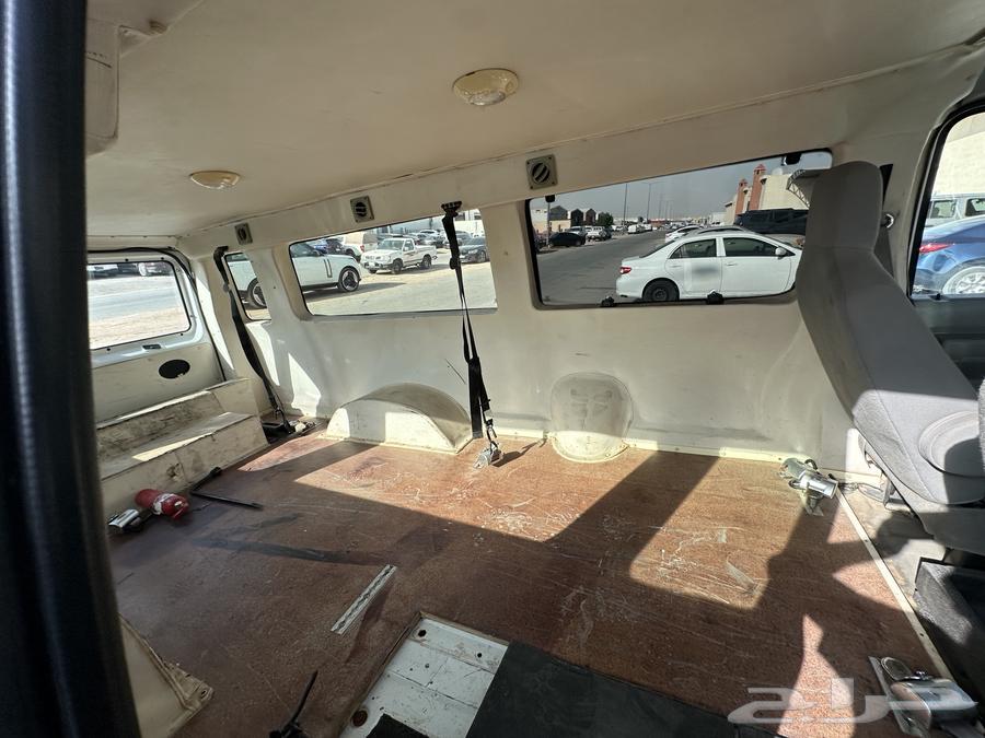 The Ford E350 van has a small mileage tank.63402048964482114