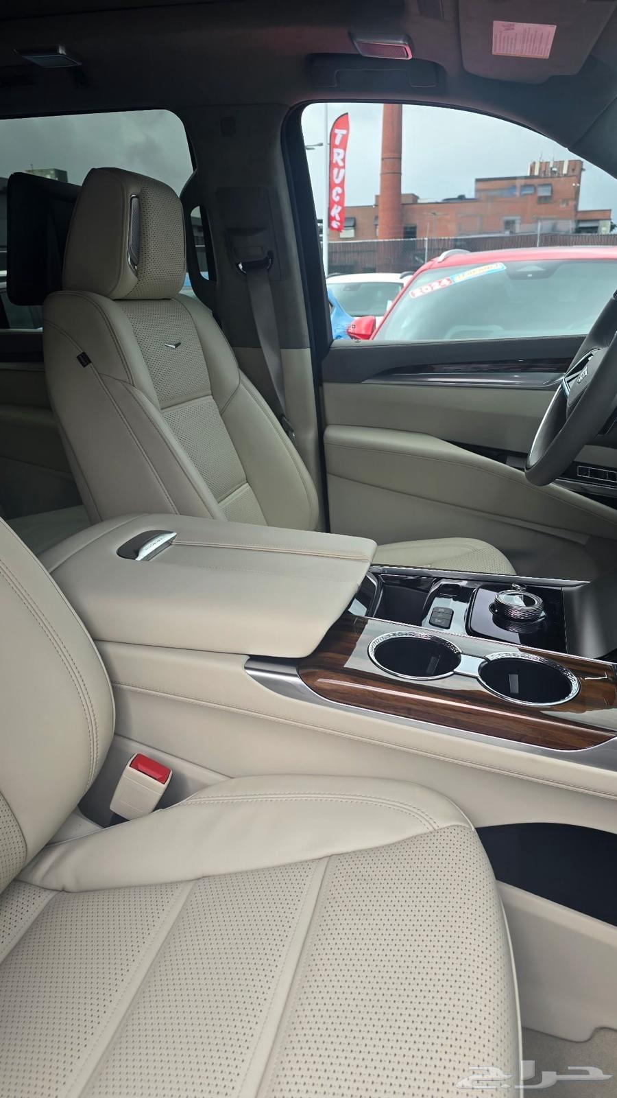 2025 Cadillac Sports Platinum سعر ومواصفات نادره63400881793409113