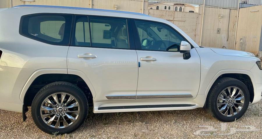 لاندكروزر 2023 L4 ديزل ((وكالة))63399605405827112
