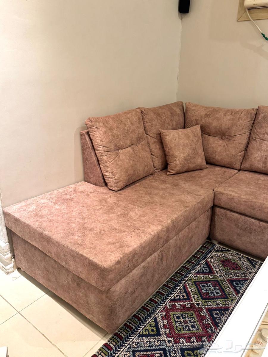 دولاب ملابس وطاولة قهوة وكنب وطاولة تلفزيون63394676891777113