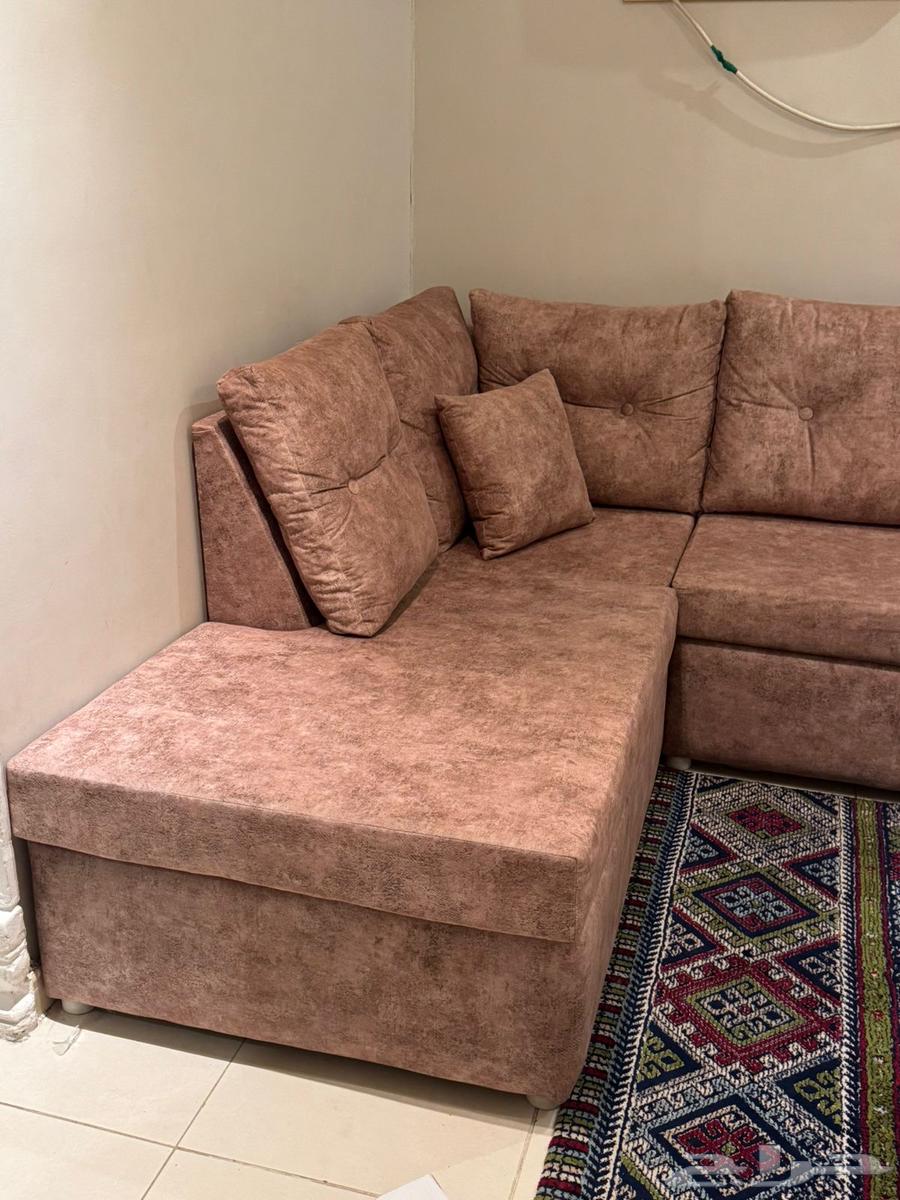 دولاب ملابس وطاولة قهوة وكنب وطاولة تلفزيون63394676891777112