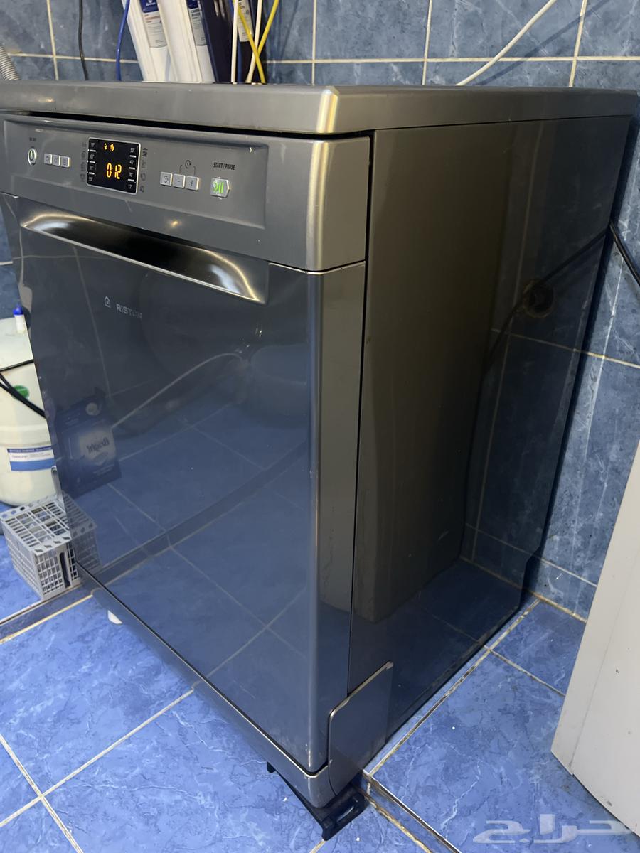 Ariston dishwasher in excellent condition63392041009794112