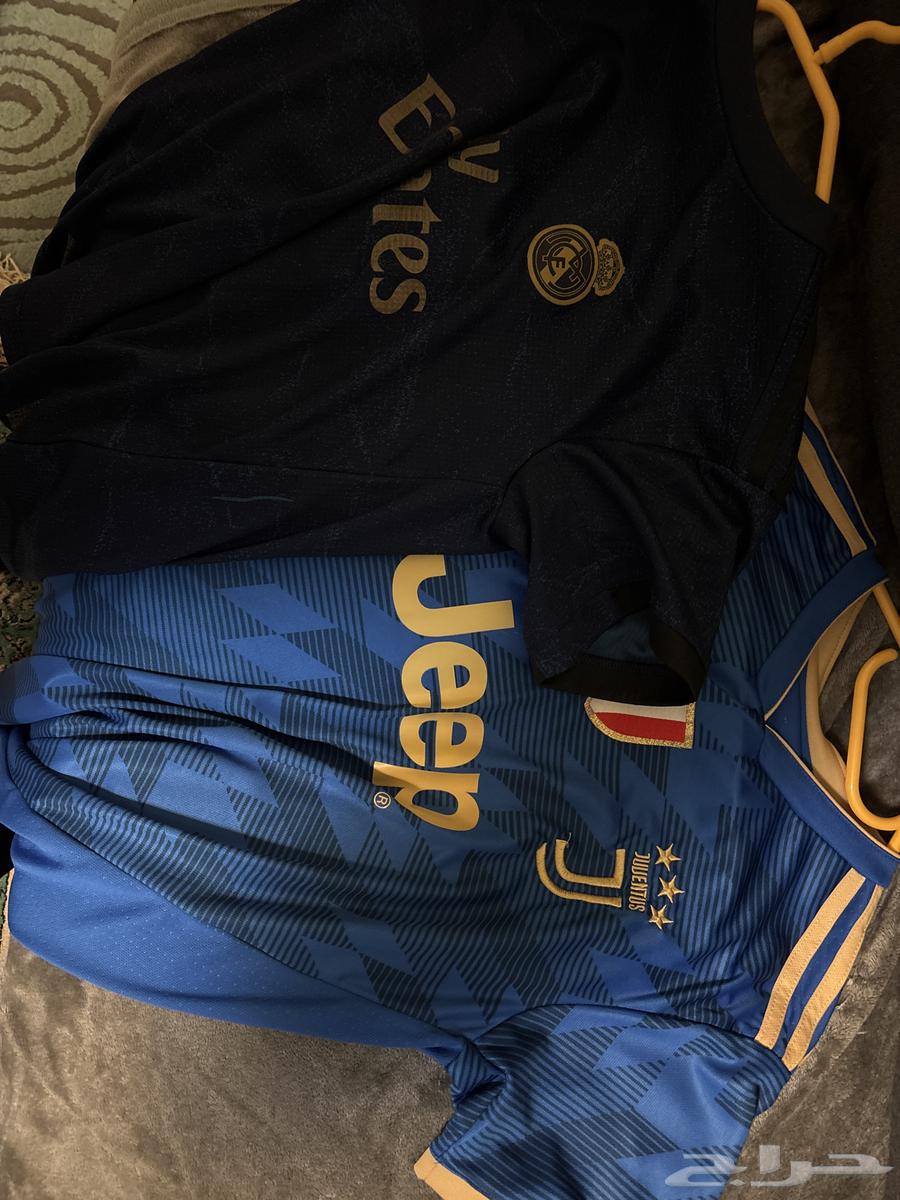 Real madrid and Juventus Jerseys 300 for both63442262741378112