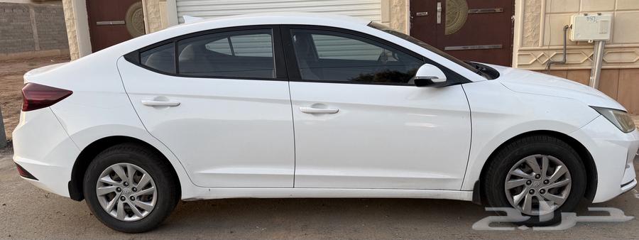 White Hyundai, model Elantra 202063398174471169111