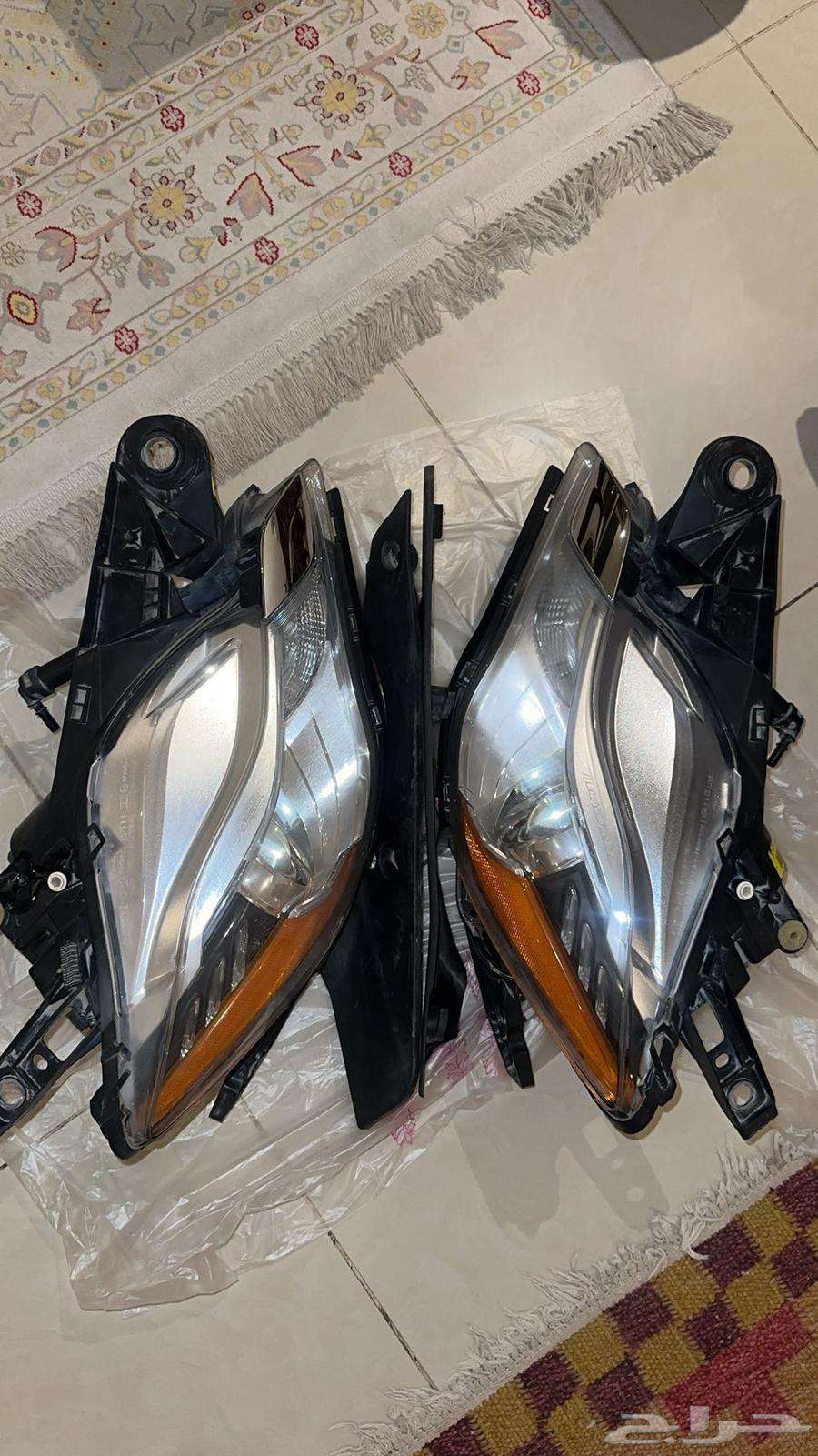 Front lights of Maserati Quattroporte63398260412418113