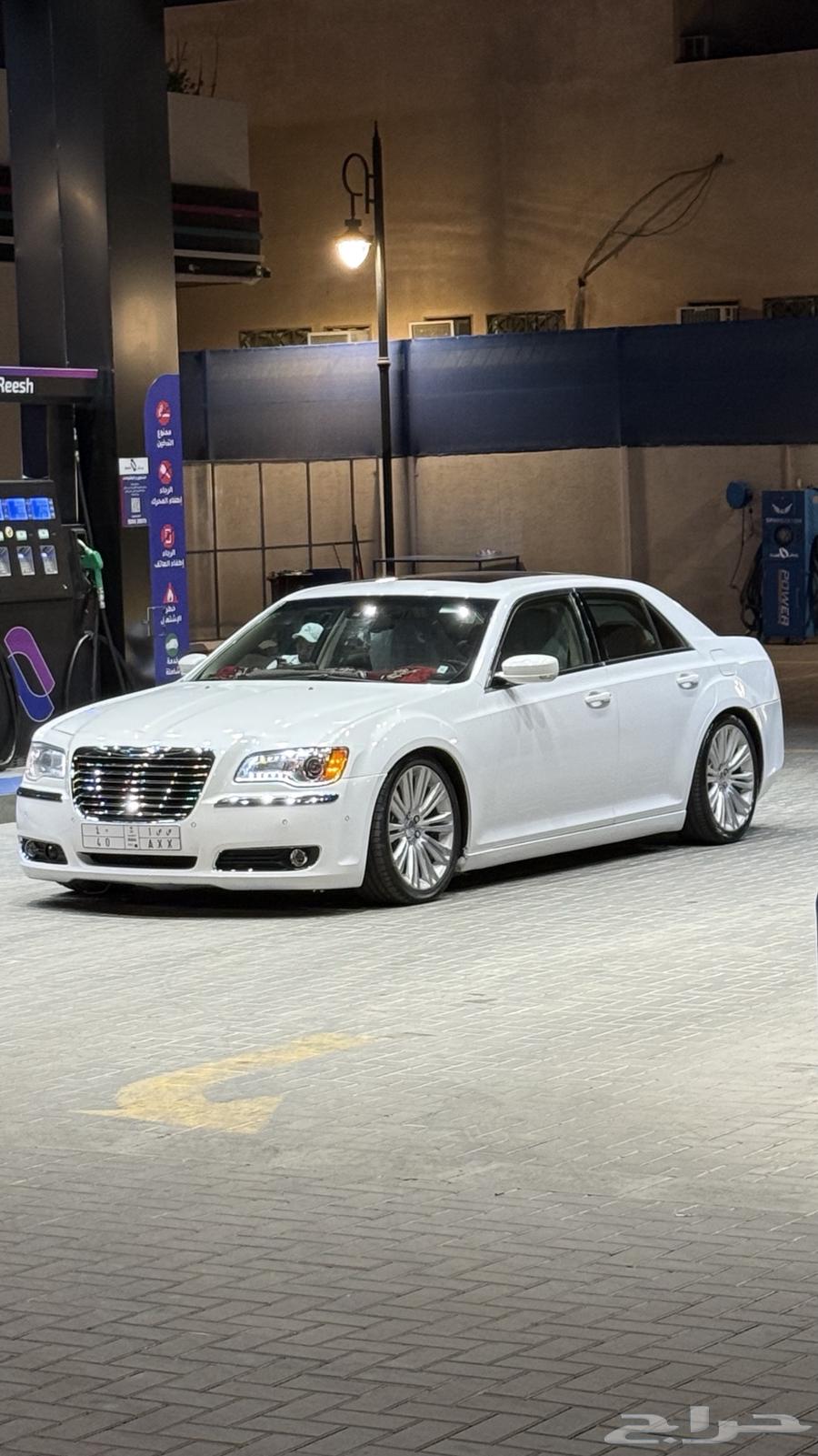 كرايسلر c300 v8 201363398269854723114