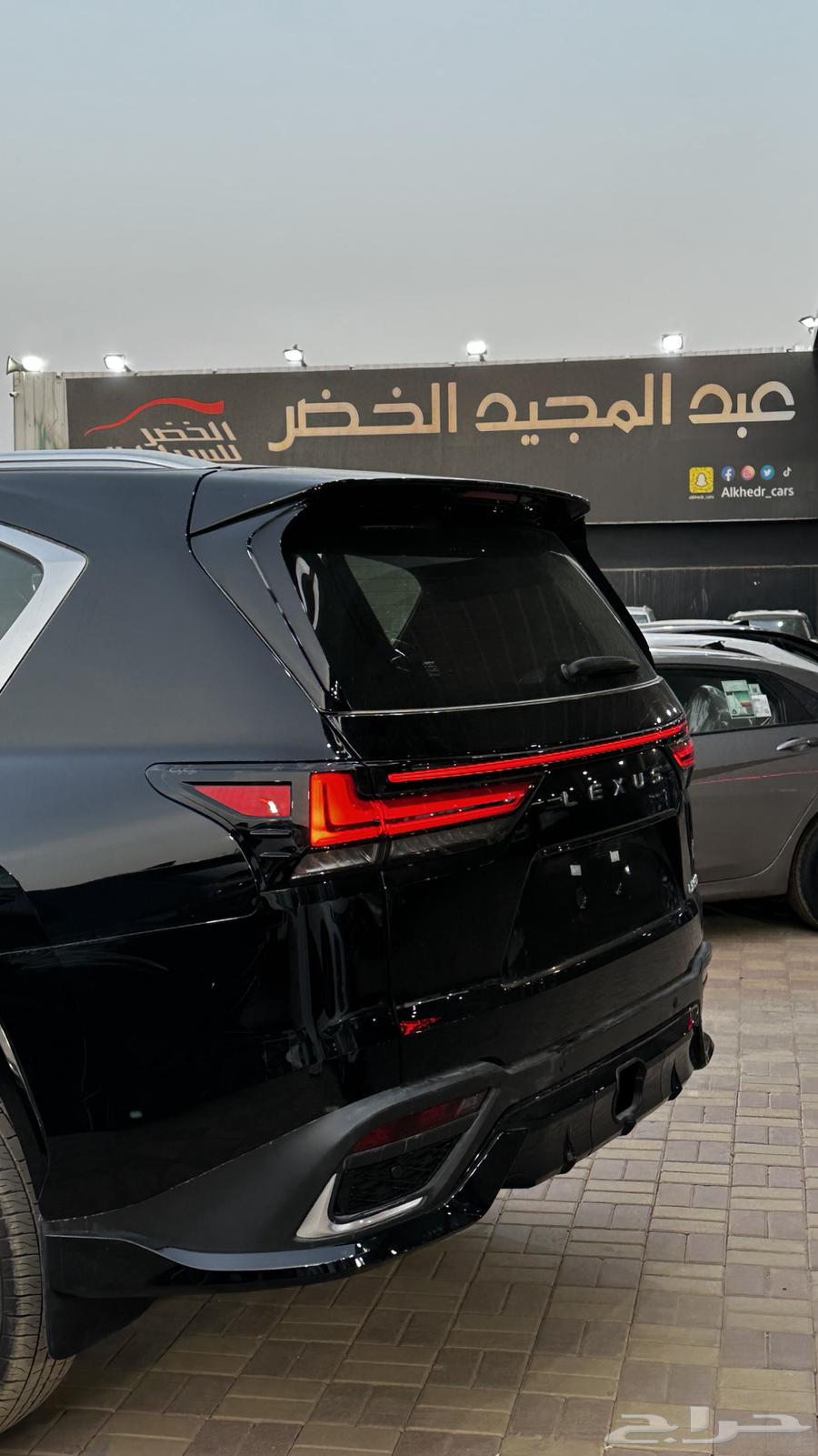 لكزس LX600 اف سبورت 2024 لدى شركة عبدالمجيد الخضر63396425987586112