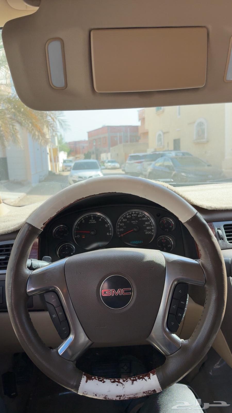 يوكن 200863396377780994113