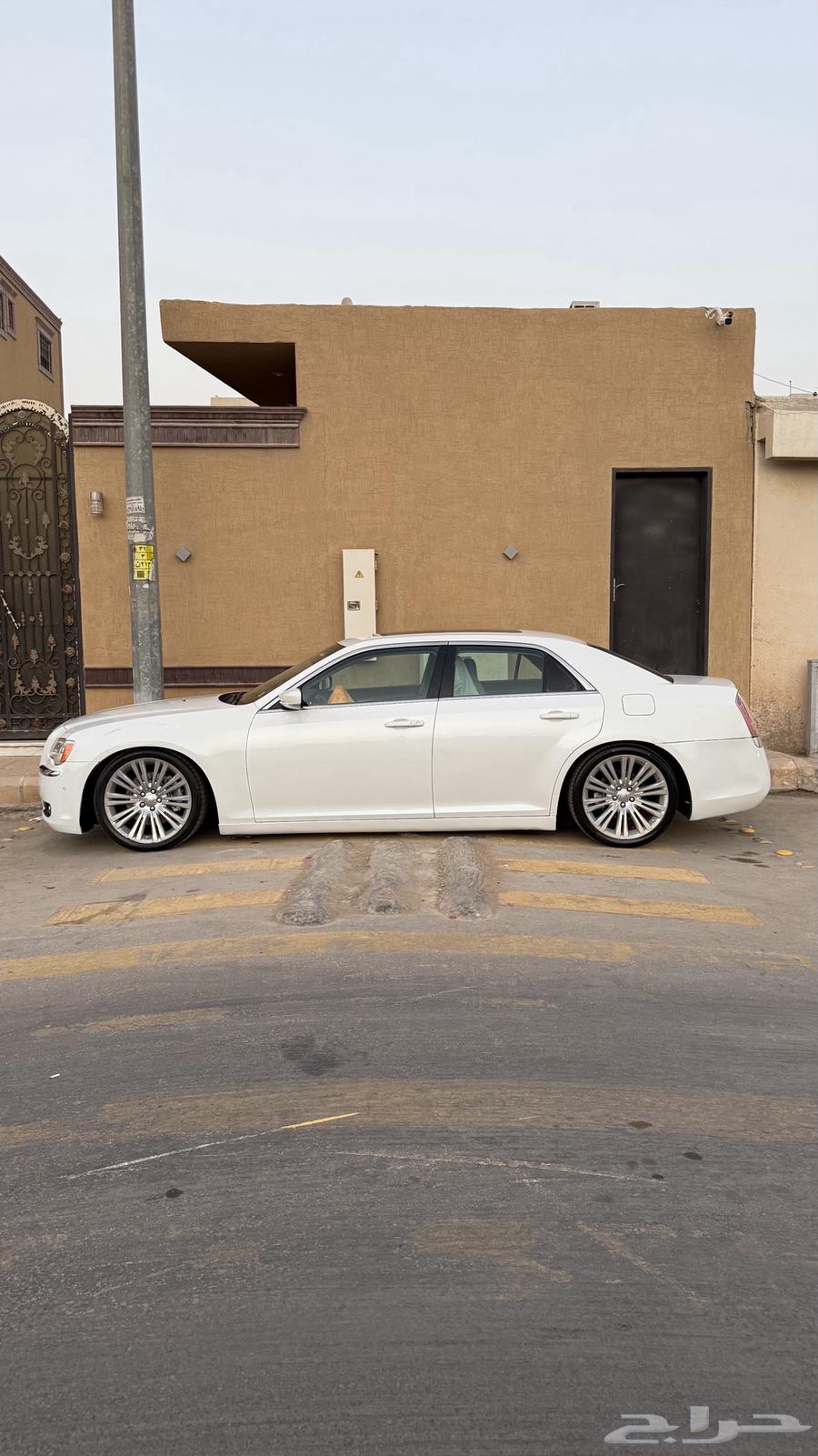 كرايسلر c300 v8 201363398269854723112