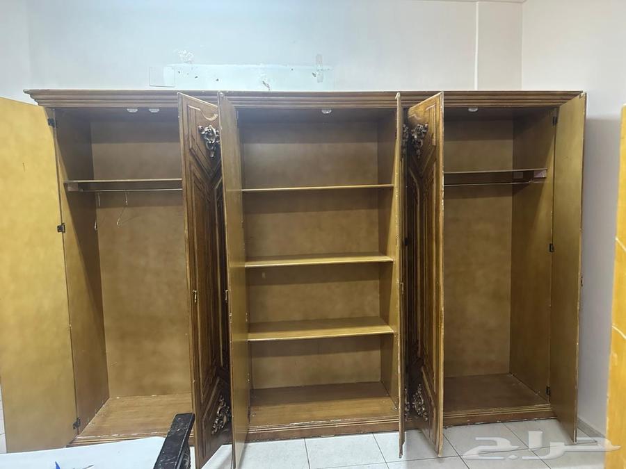 غرفة نوم خشب نظيف وسرير نفر ونص وغسالة LG 10 كيلو63389635503233112