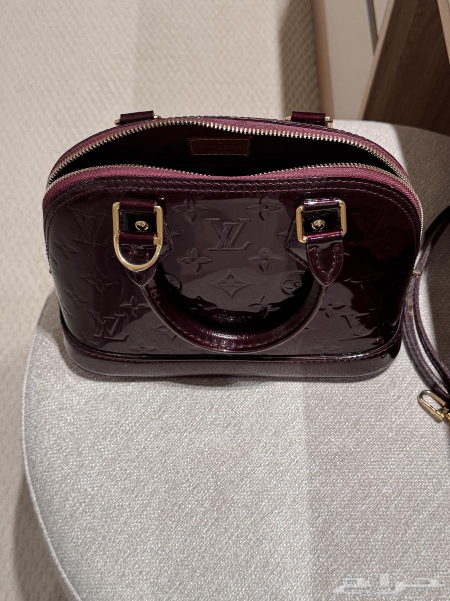 Louis Vuitton first-class bag63391241452547111