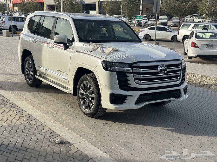 تيوتا لاندكروزر الموديل2025 فل كامل ورد الكويت رقم 563396447252482112