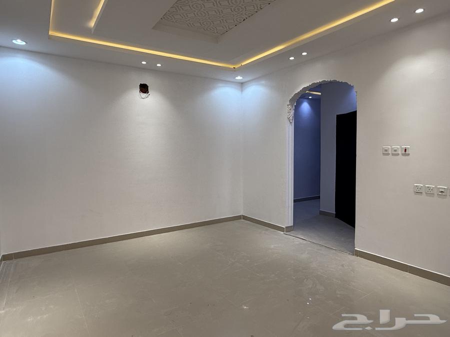 دور علوي للبيع في الدار البيضاء مساحة 250 م63380194646147111