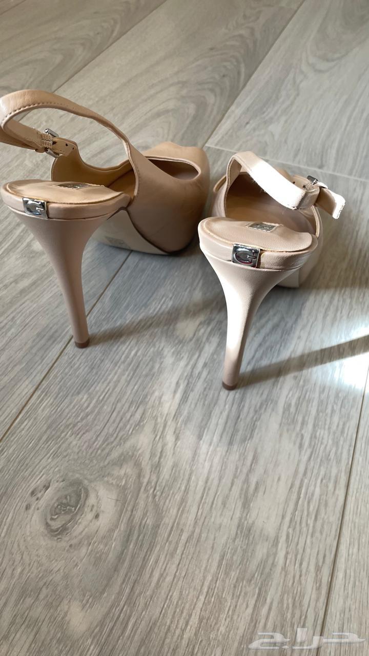 كعب من ( GUESS) للبيع استخدام مرتين فقط63389338055811111