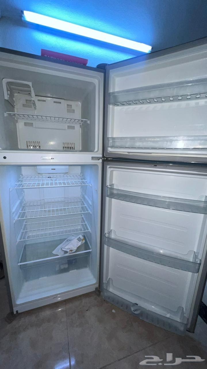 ثلاجه فريزر جديده الضمان 10سنوات63391111681923111
