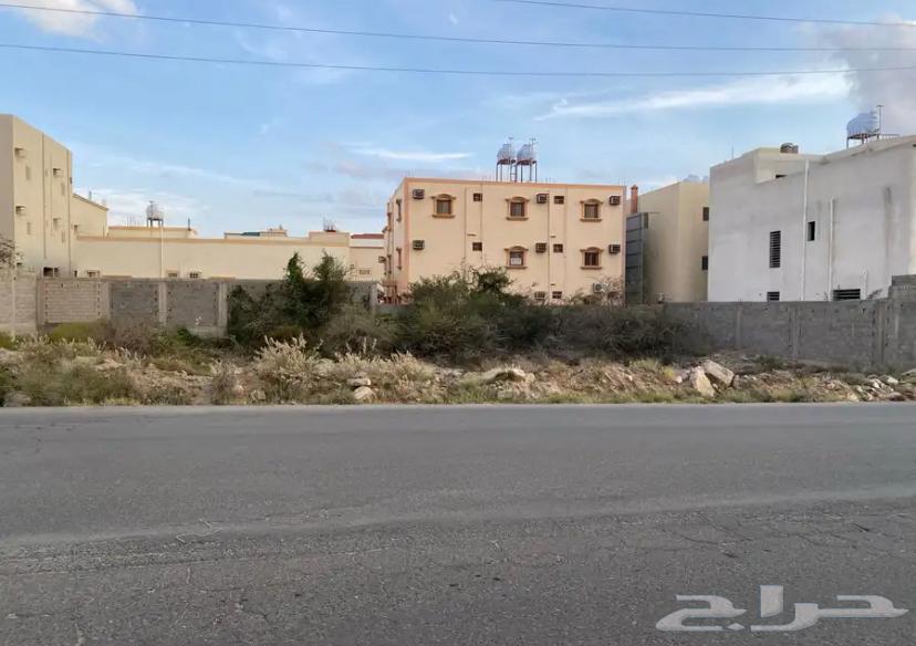للبيع ارض مساحة 562 قريب من جامع مبارك بن بدي خميس مشيط63381054406401112