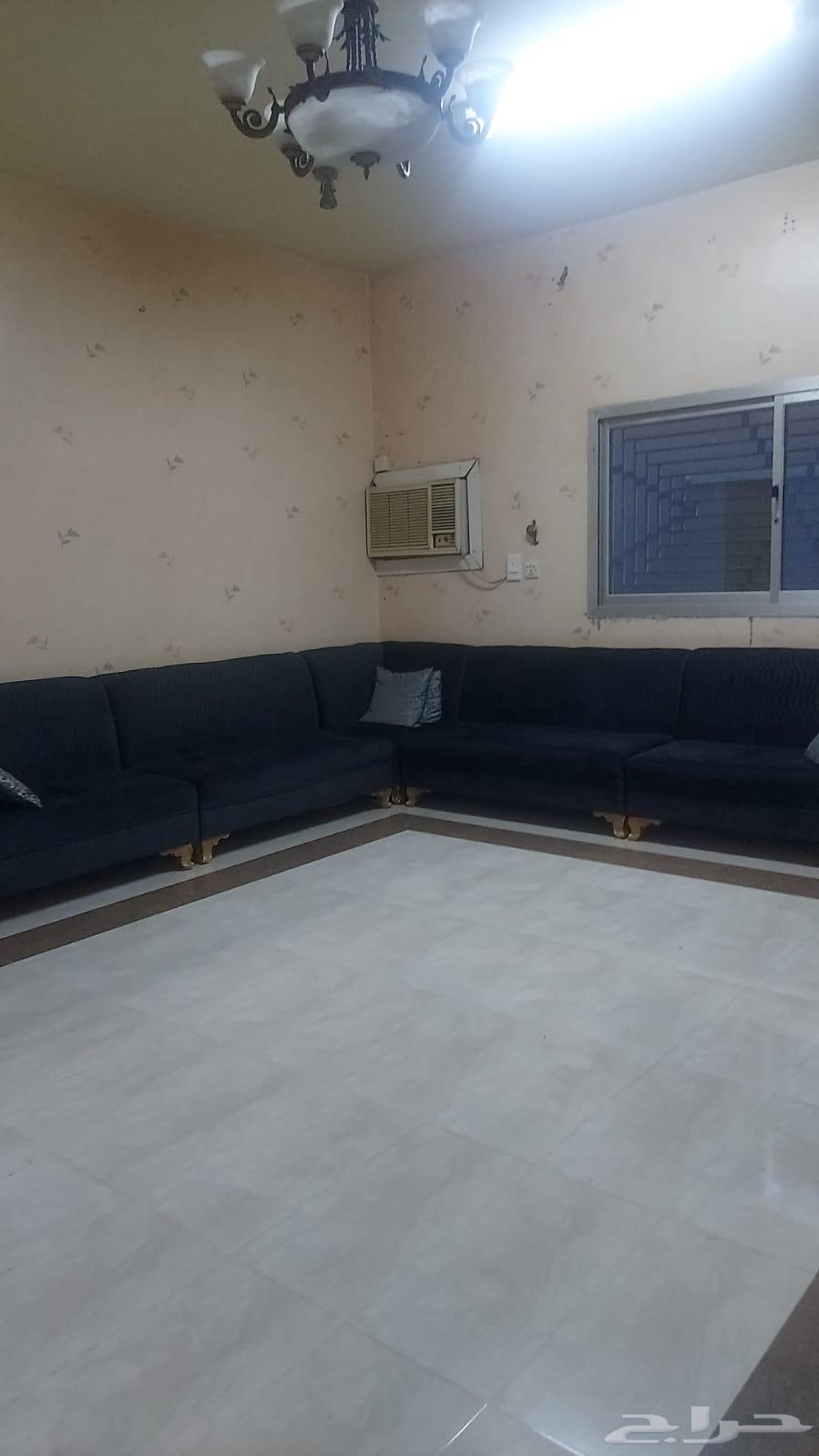 كنب شبه جديد كحلي استعمال خفيف63390898867458112