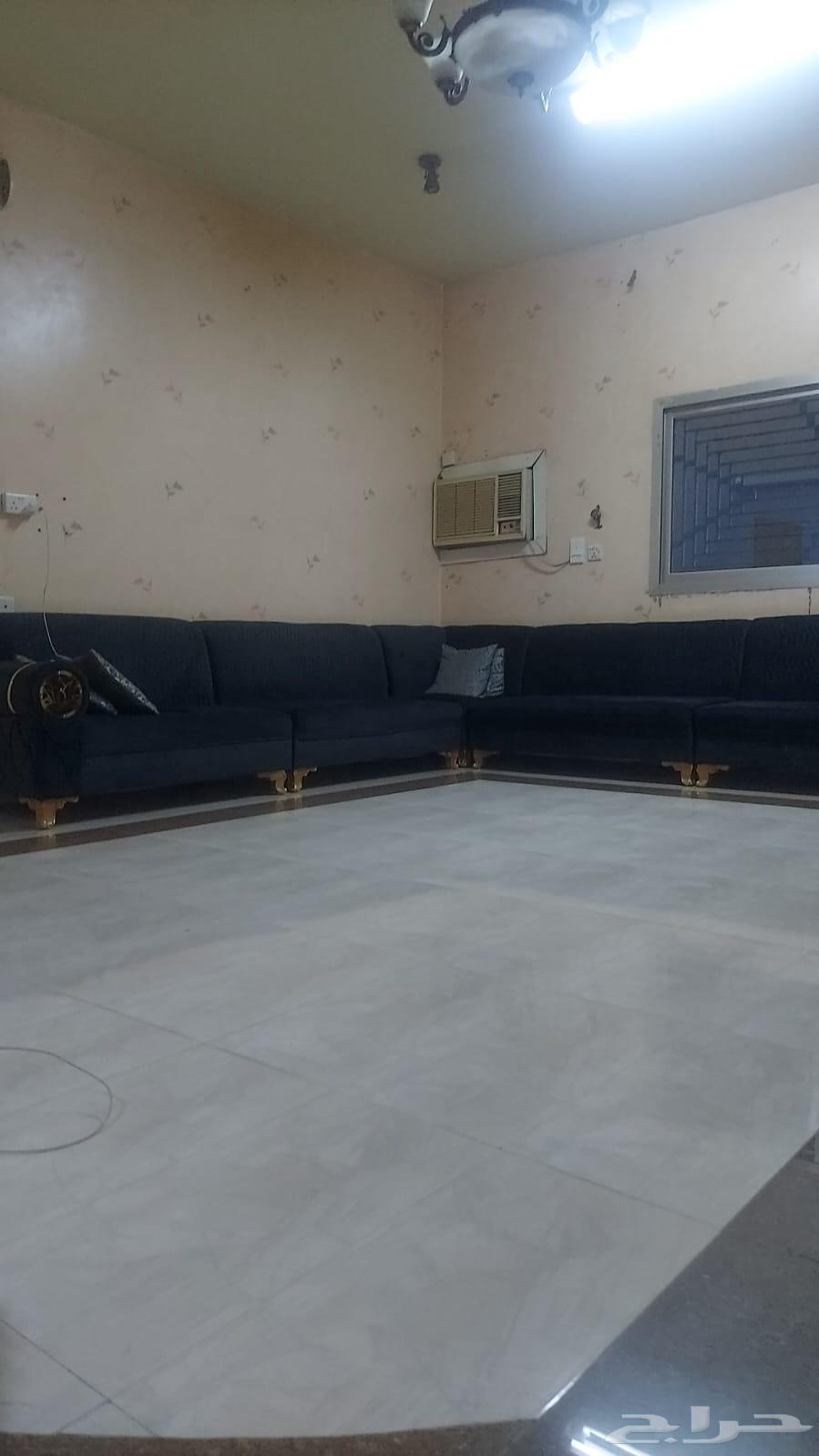 كنب شبه جديد كحلي استعمال خفيف63390898867458113