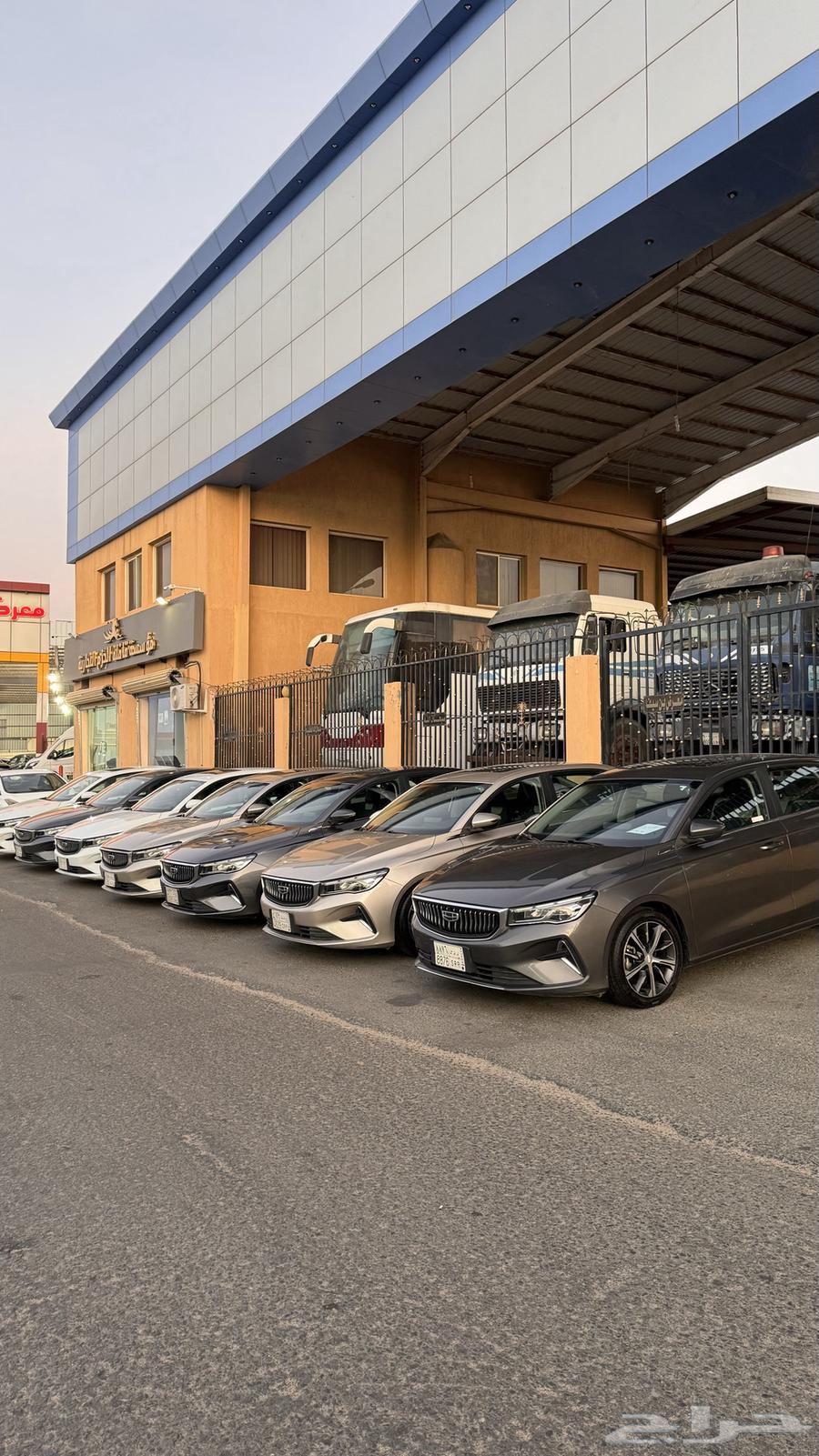 Emgrand 7 cars in different colors63389360261379112
