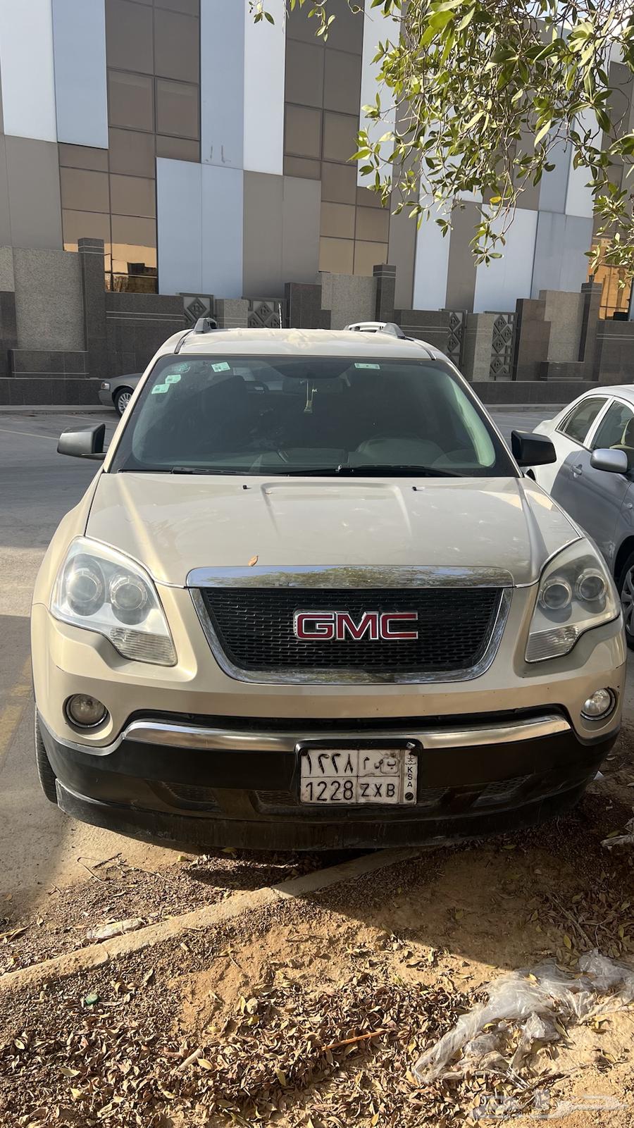 للبيع سيارة اكاديا 2010 ذهبي دفع رباعي 3600 cc63394588375170111